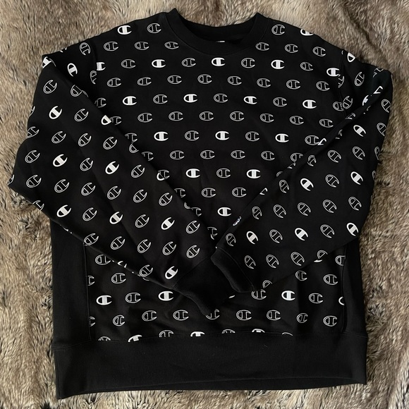 Champion Crewneck Sweatshirt - Picture 1 of 3